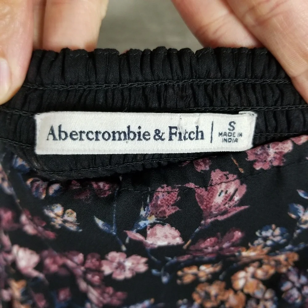Abercrombie & Fitch Blouse Womens Small Black Floral Smocked Square Neck Top